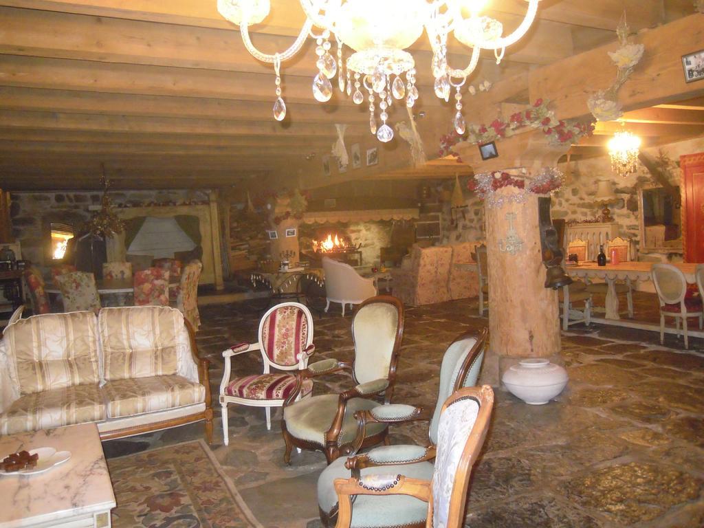 Le Francillon Bed & Breakfast Les Estables Exterior foto